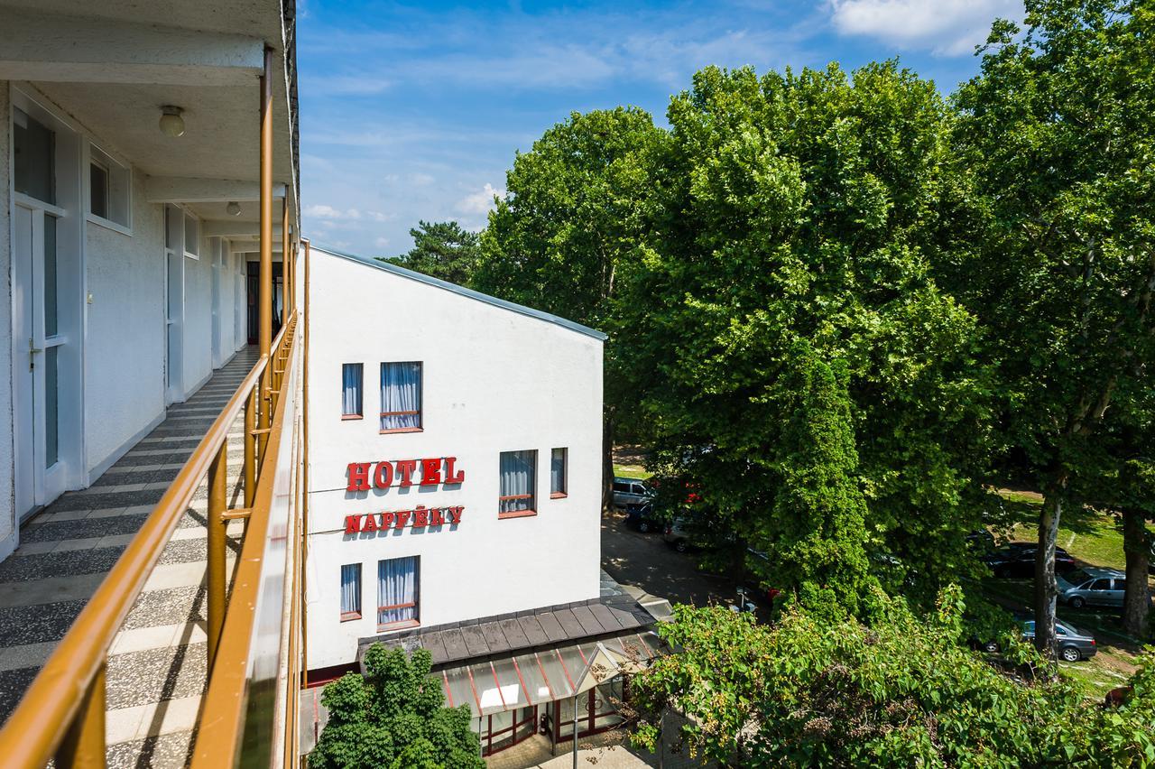 Ce Napfeny Hotel Siófok Exteriér fotografie